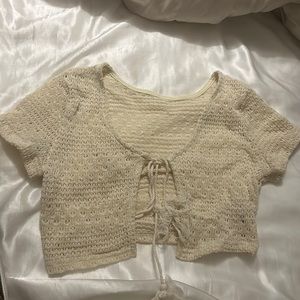 crocheted beige cropped tee